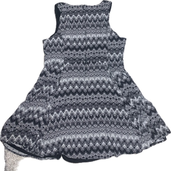 Torrid Sleeveless Chevron Deco Geometric Swing Mini Dress Tunic Stretch 18 - Picture 5 of 8